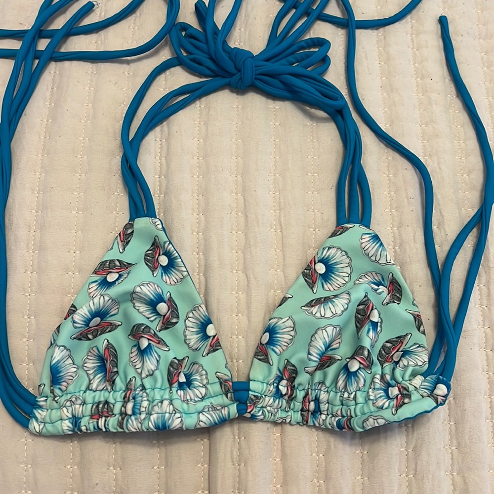 Jypsea local bikini top